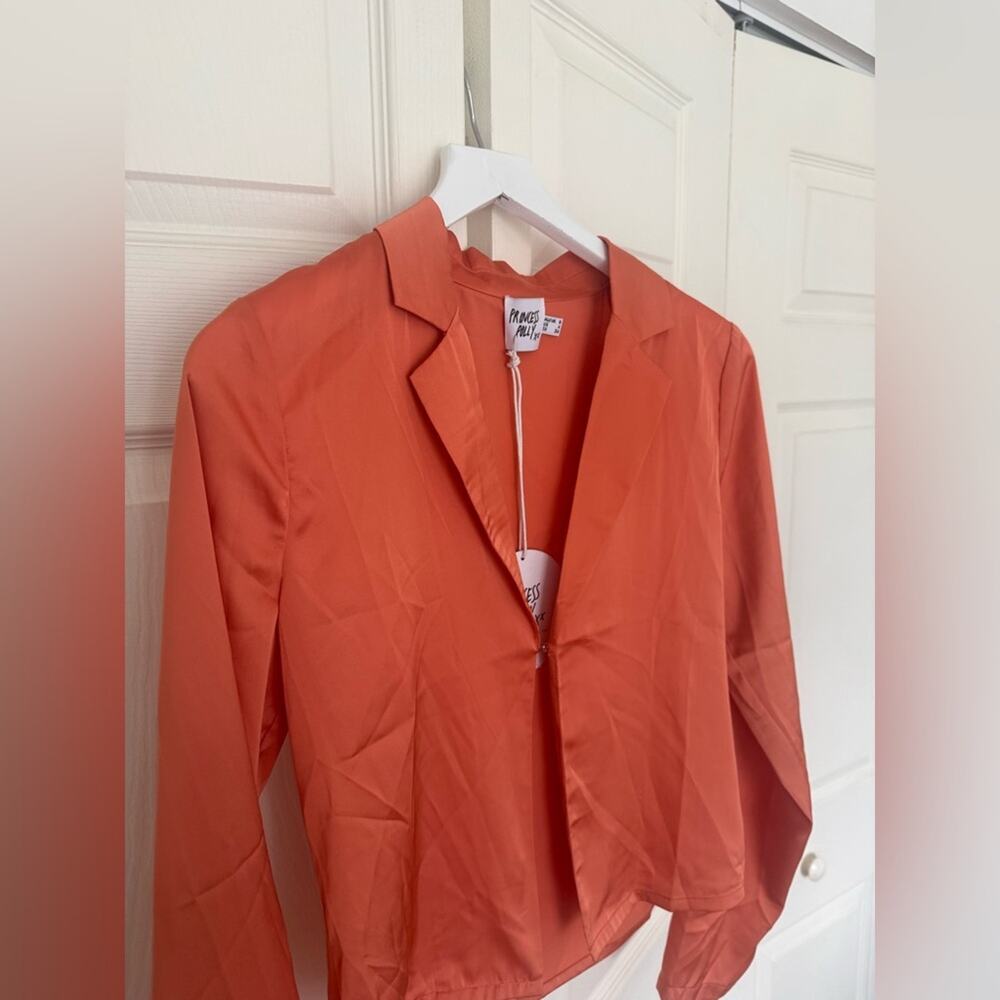 NWT Princess Polly Rylee Satin Lapel Blouse Top Shiny Open Front Top US 4 - Picture 4 of 8